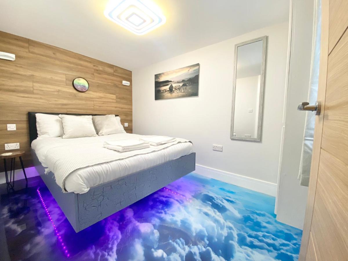 Cloud9 Guest House - By Coastline Retreats - Newly Renovated, Beautiful Ensuite Rooms Near Seafront In Town Centre, Netflix, Superfast Wifi, Communal Kitchen Bournemouth Bagian luar foto