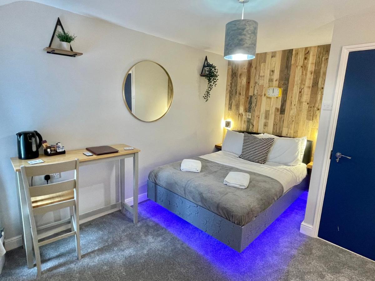 Cloud9 Guest House - By Coastline Retreats - Newly Renovated, Beautiful Ensuite Rooms Near Seafront In Town Centre, Netflix, Superfast Wifi, Communal Kitchen Bournemouth Bagian luar foto