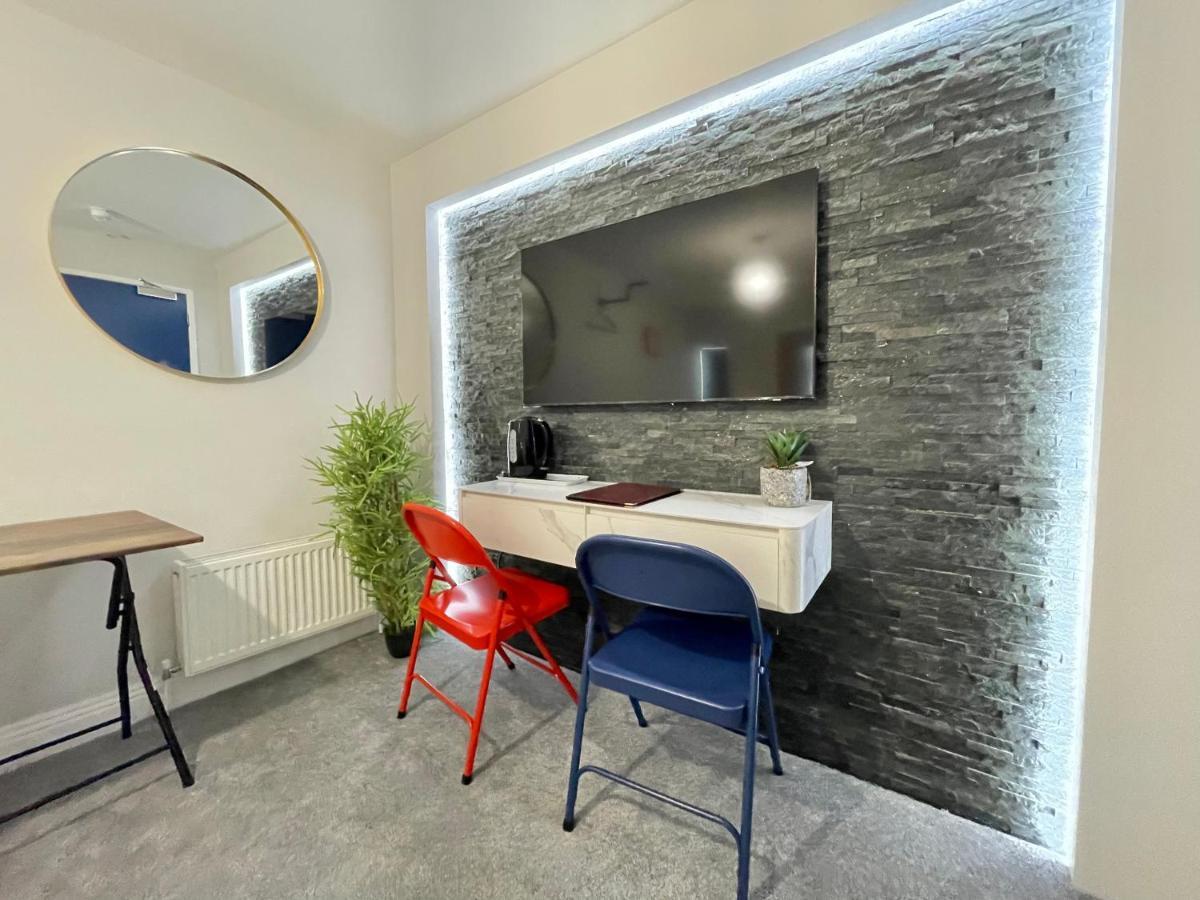 Cloud9 Guest House - By Coastline Retreats - Newly Renovated, Beautiful Ensuite Rooms Near Seafront In Town Centre, Netflix, Superfast Wifi, Communal Kitchen Bournemouth Bagian luar foto